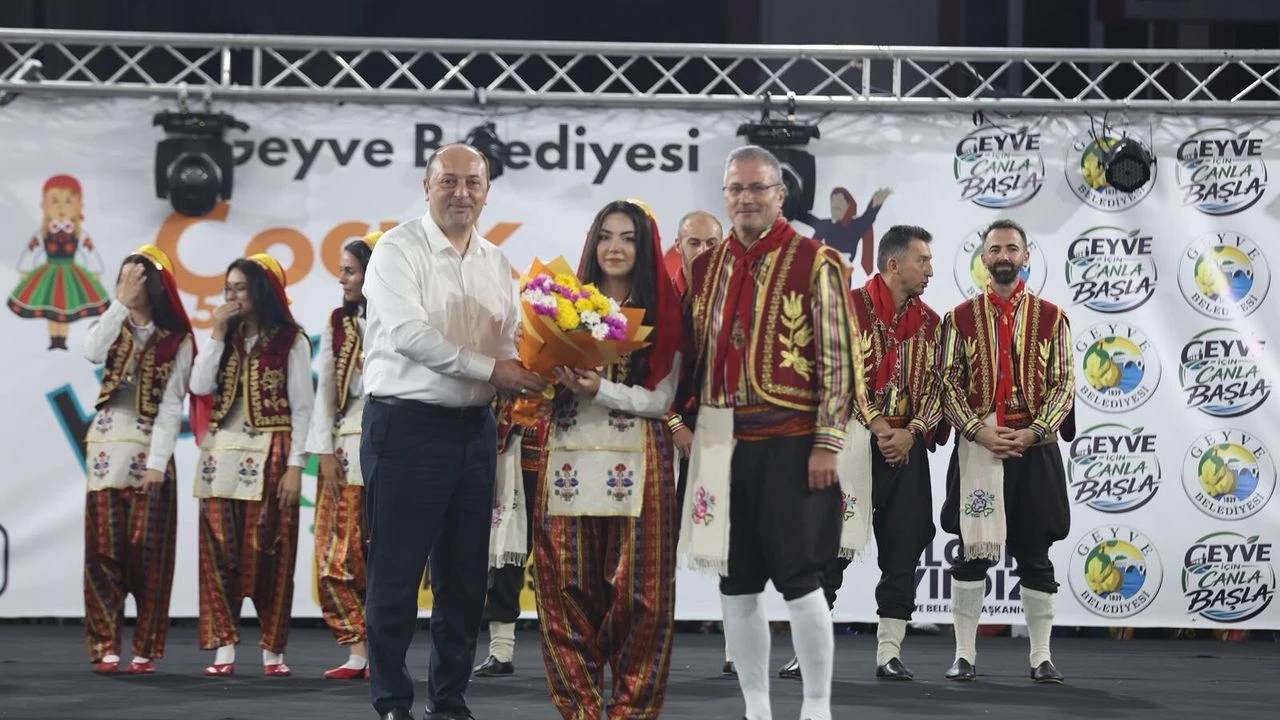 Geyve’de kültür şöleni: Anadolu’nun renkleri aynı sahnede buluştu