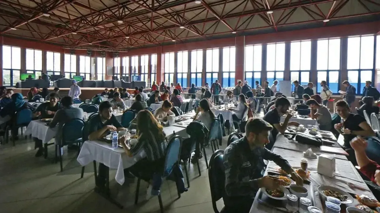 SAÜ’de öğrenciye 50 lira, üniversiteye 169 lira: Yemek ihalesi sonuçlandı