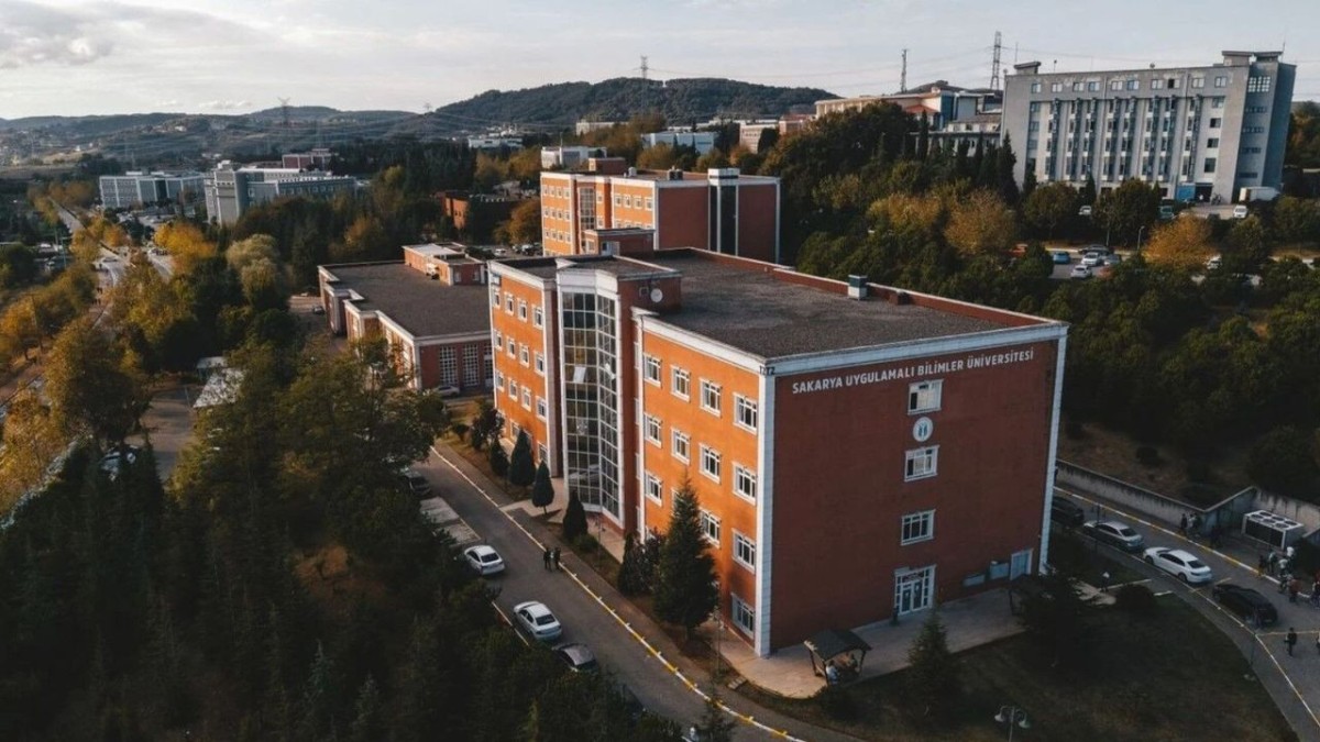 SUBÜ’de rektörlük yarışı: 50’den fazla aday başvurdu