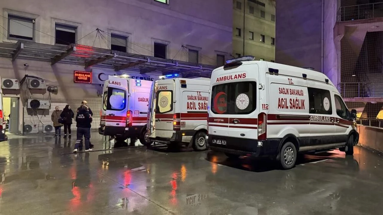 Akyazı’da komşusunun ahırının çatısından düştü!