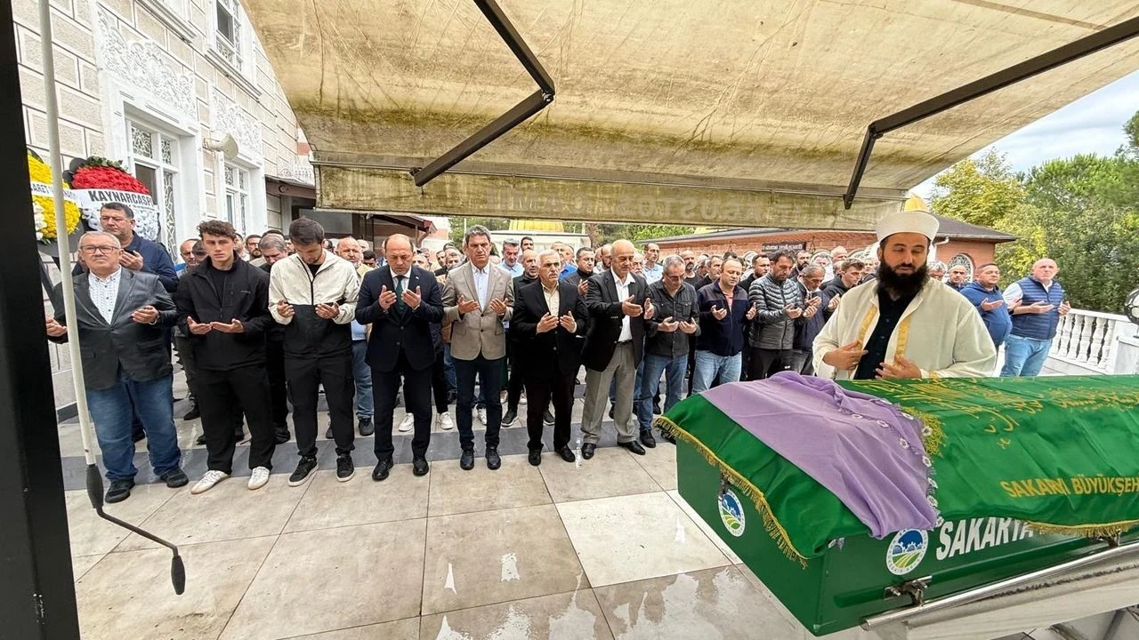 Uğur Kobaş’ın annesi son yolculuğuna uğurlandı