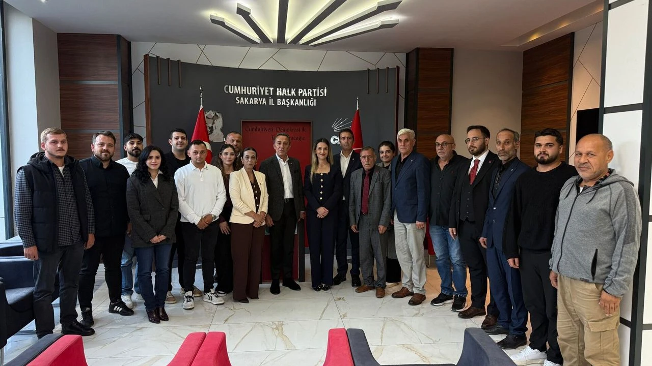 Berhan Şimşek CHP Sakarya İl Başkanlığı’nı ziyaret etti