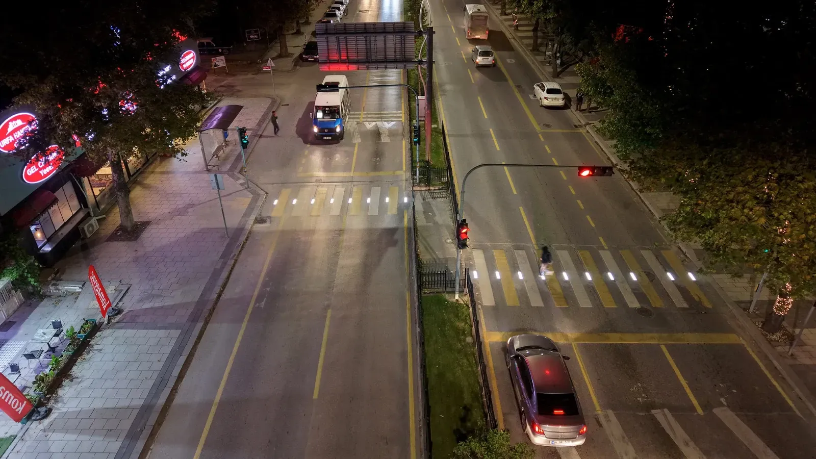 Yaya geçitleri artık ışıl ışıl