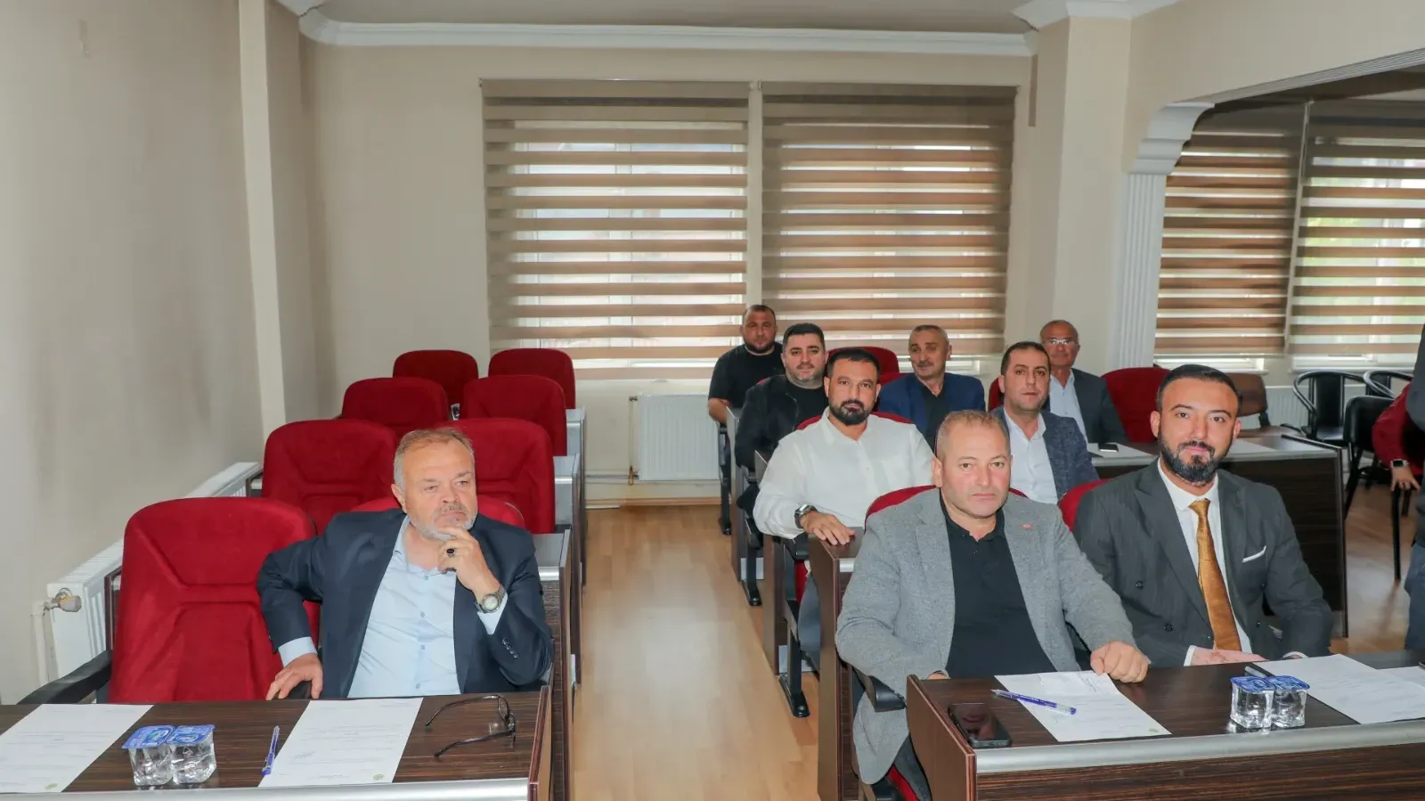 Ferizli Meclisinde kritik kararlar! 2027 bütçesi komisyona havale edildi