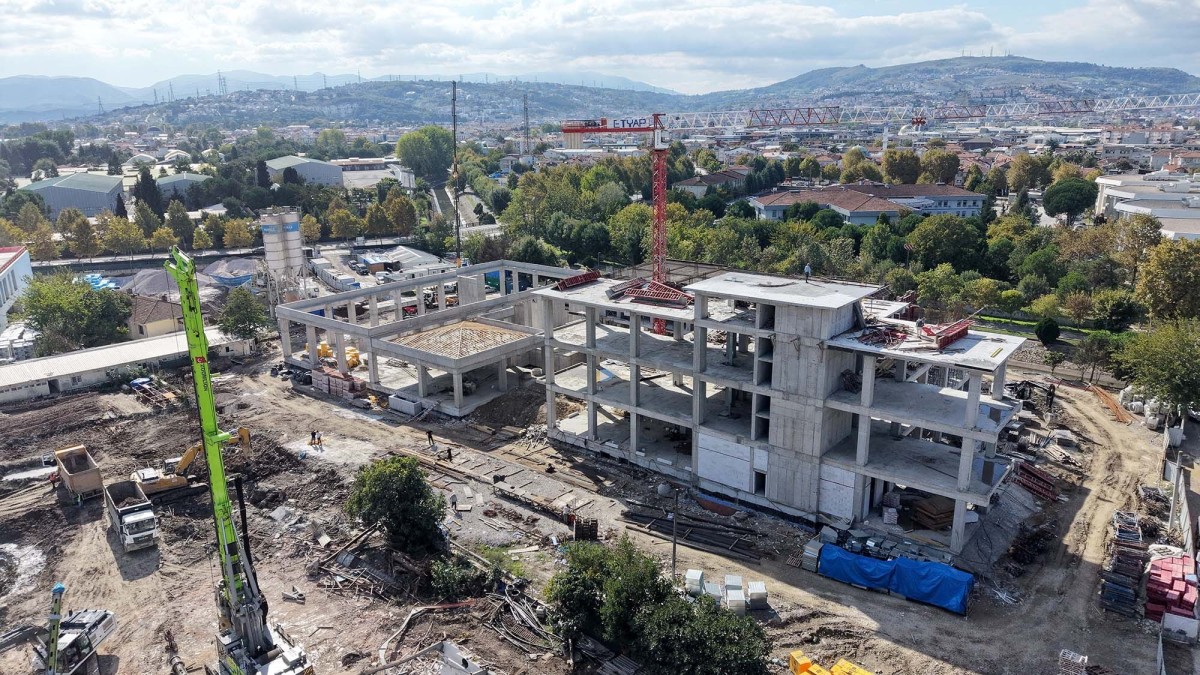Sakarya’nın yeni Şehir Kütüphanesi hızla yükseliyor