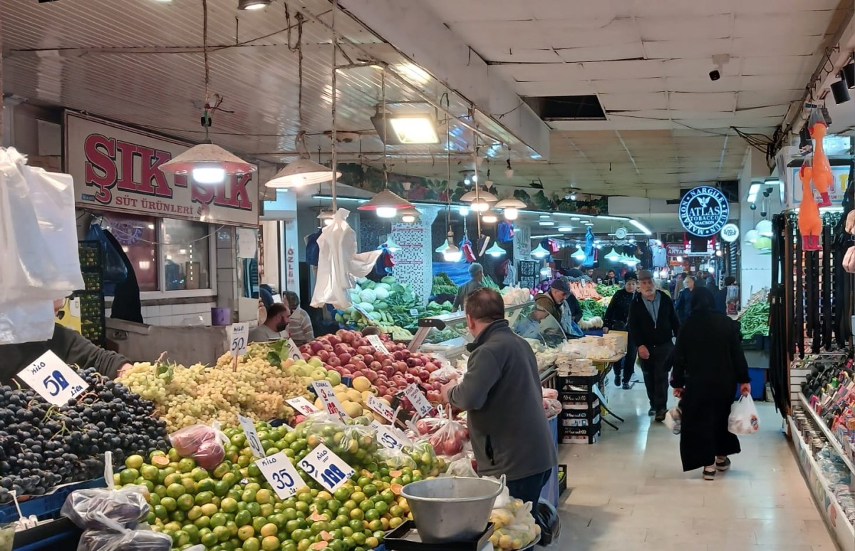 Katlı Pazar boş kaldı: Fiyatlar cep yakıyor