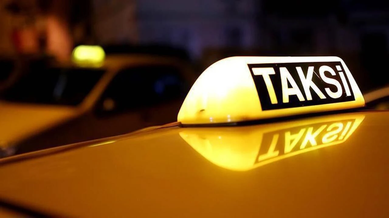Erenler’de taksici ile yolcu kavgası kanlı bitti: 1 yaralı