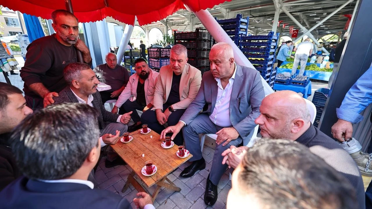 Osman Çelik, pazarcı esnafının davetini kırmadı