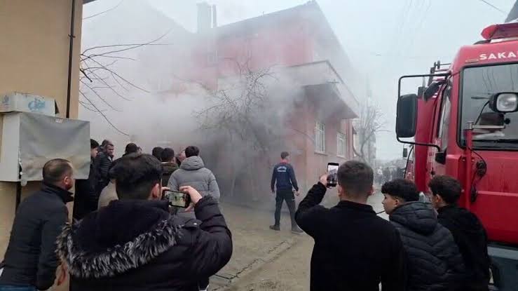 Kaynarca’da ev yangını: 1 ölü
