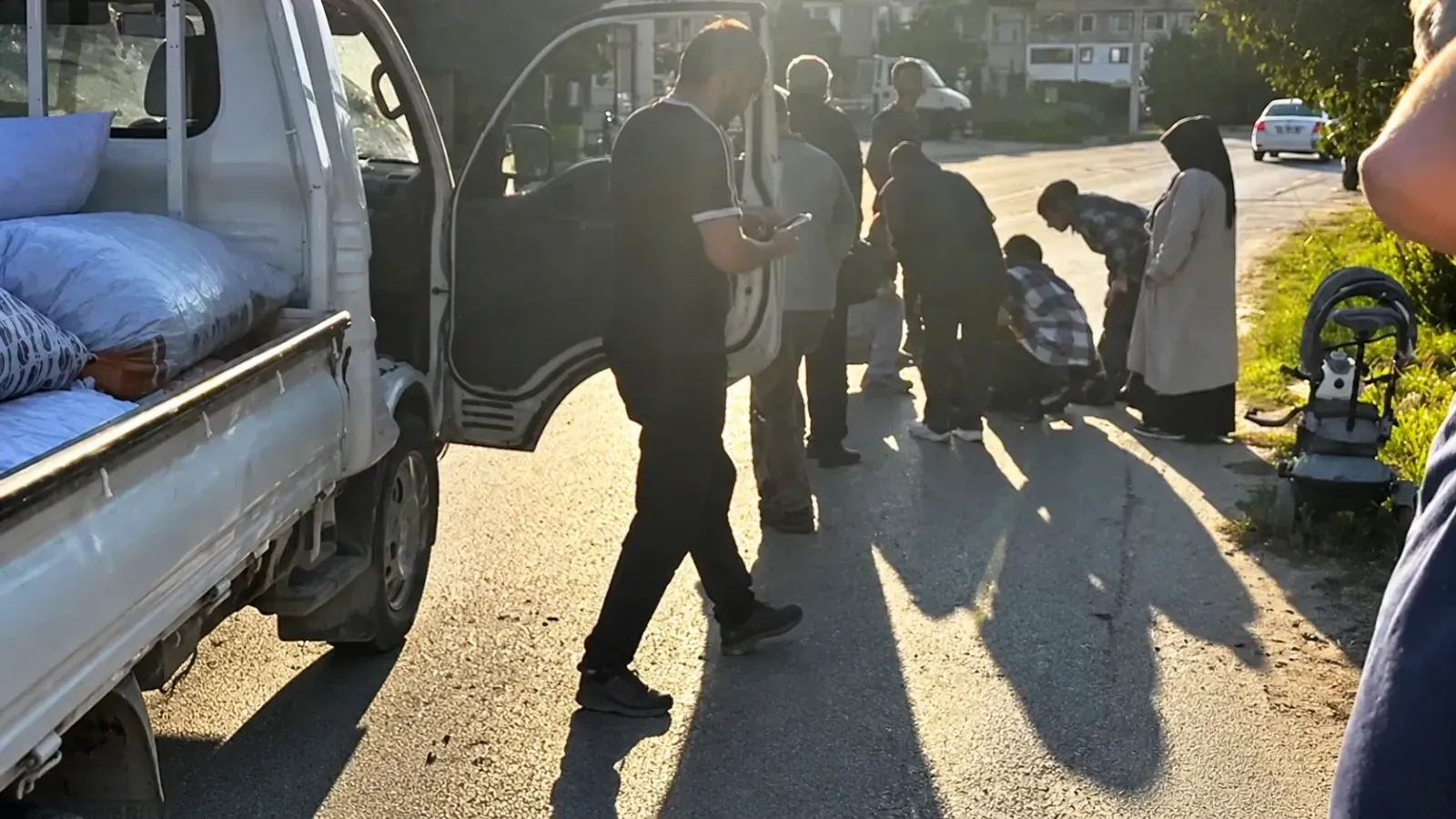 Torunuyla yürüyen kadına kamyonet çarptı!
