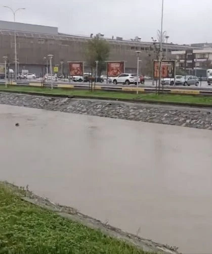 Çark Deresi’nde su seviyesi yükseldi!