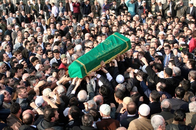Kanserle mücadele ediyordu: Nurettin Geyik hayatını kaybetti