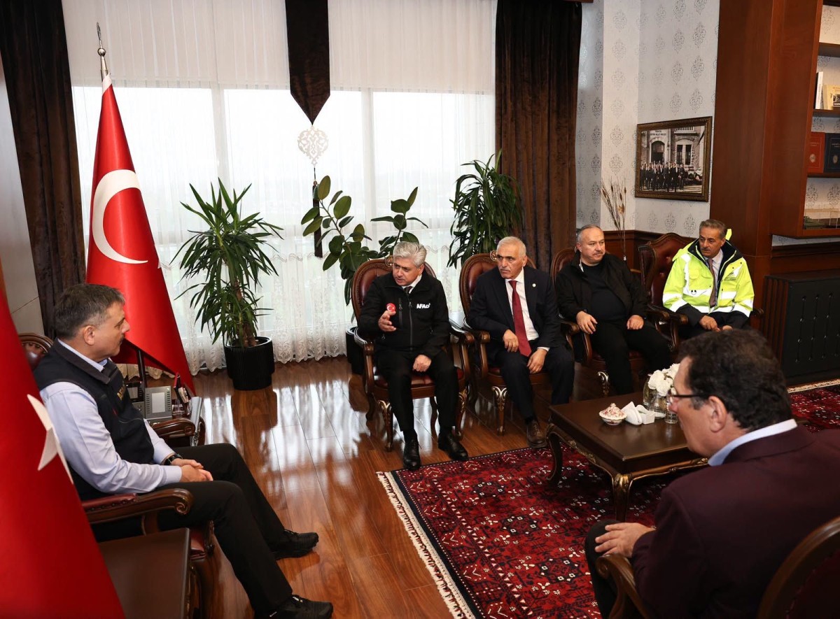 Bakan Mustafa Çiftçi sel incelemesi için Sakarya’da