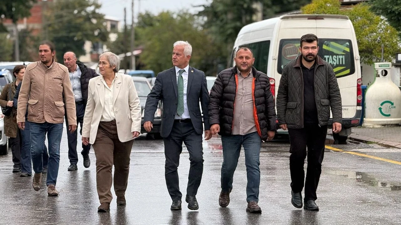 Yeni Parti heyeti sel bölgelerini ziyaret etti