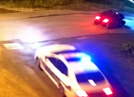 Nefes kesen kovalamaca! Polis aracına çarpıp kaçtı