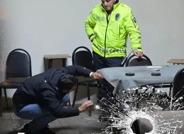 Akyazı’da kahvehanede mermi patladı, bir kişi hastanelik oldu