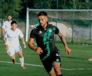Sakaryaspor’un hazırlık maçı yarıda kaldı: Sahada tansiyon yükseldi