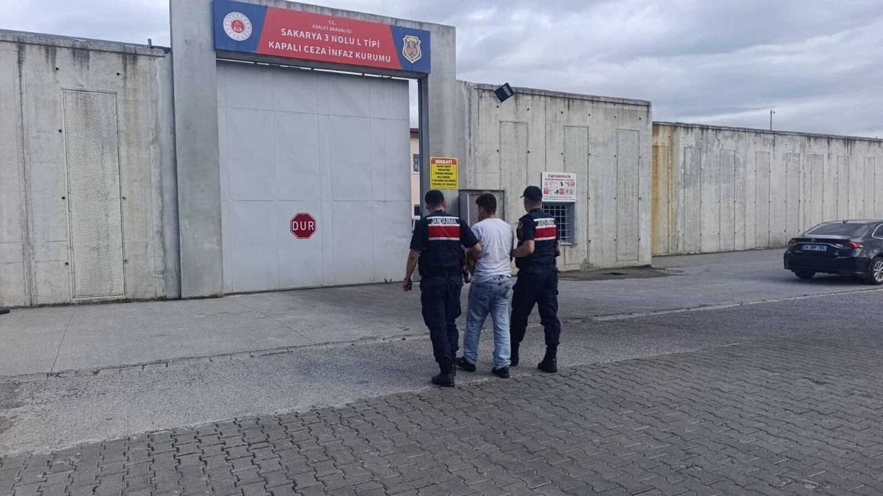 Jandarmadan üç ilçede operasyon: 4 tutuklama