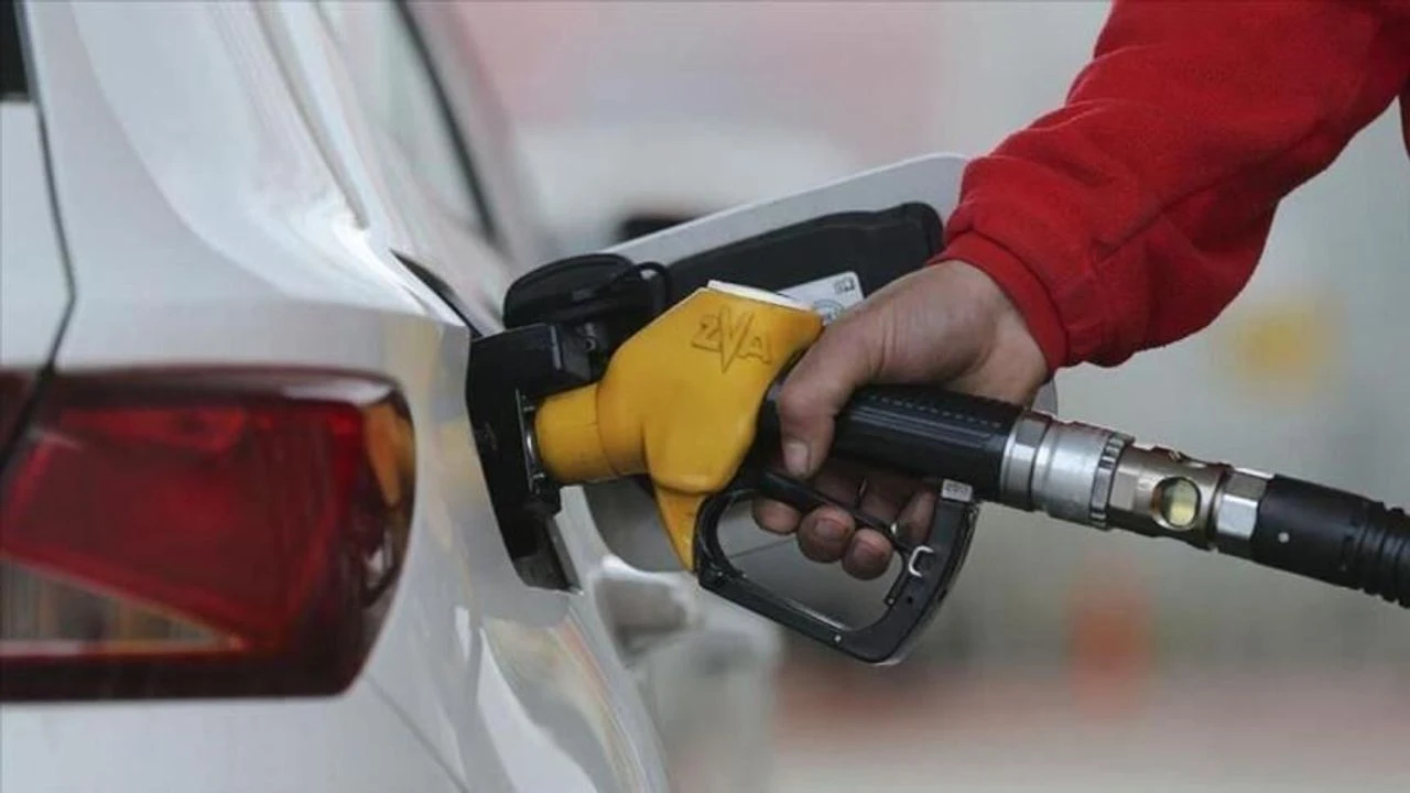 Akaryakıtta tarihi zam beklentisi: Benzine 12,48 TL artış gündemde
