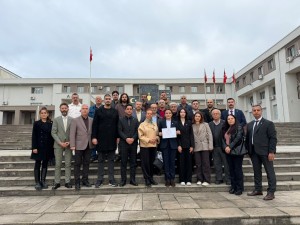 Yeni Parti’nin yeni il başkanı Selda Sezgin mazbatasını aldı